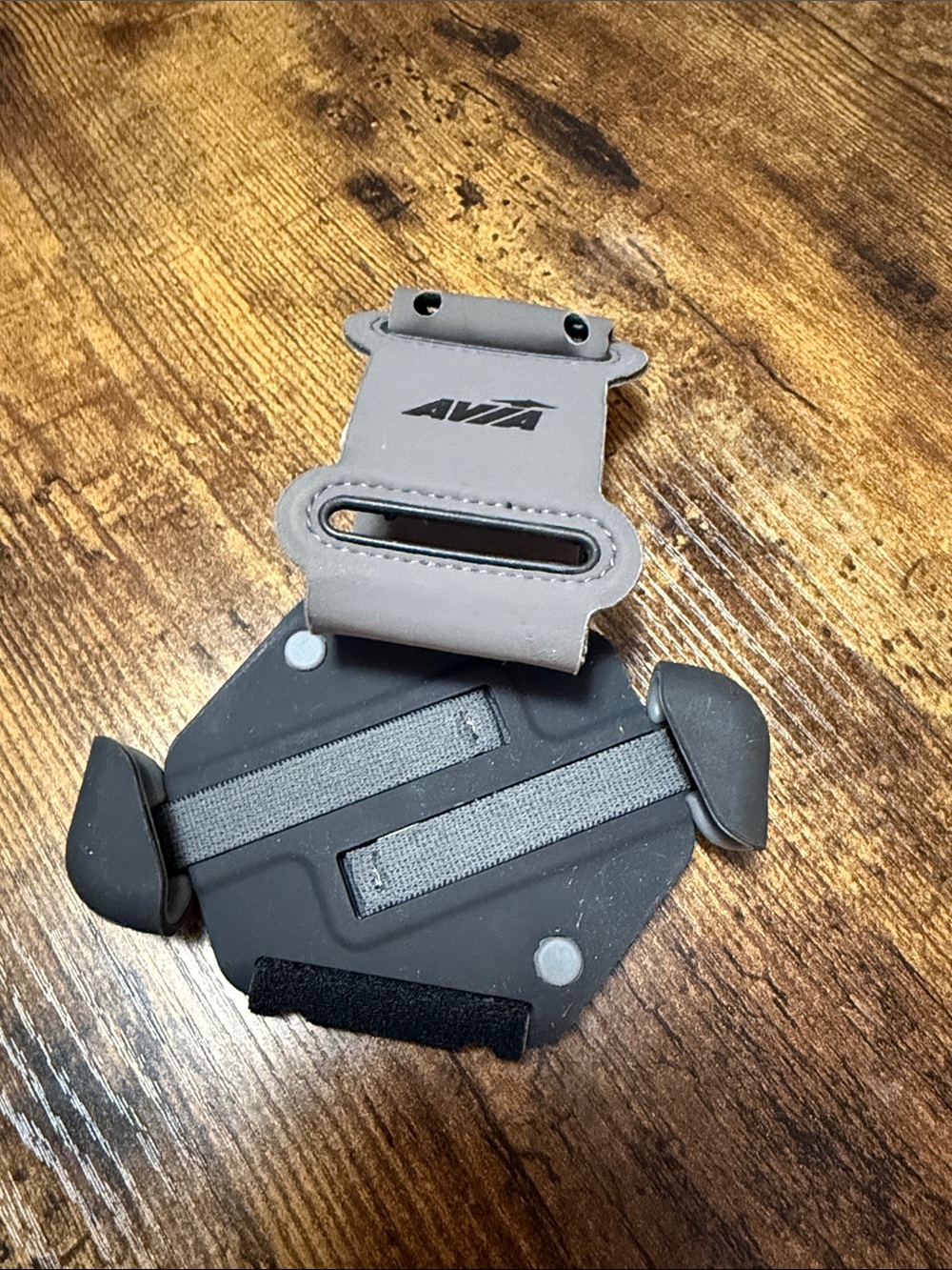 Avia Gray Universal Phone Armband Mount